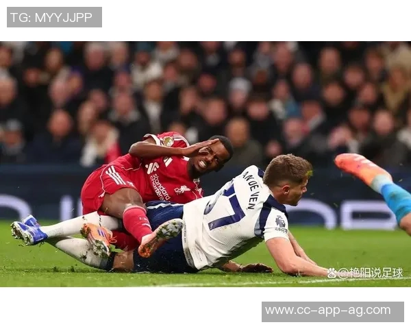 范德芬回应铲伤事件称向伊萨克发消息祝早日康复并非故意行为